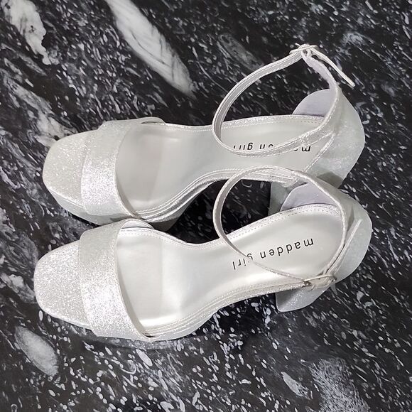 BRAND NEW MADDEN GIRL OPEN TOE ANKLE STRAP BUCKLE PLATFORM CHUNKY  HEELS SANDAL - Picture 6 of 16